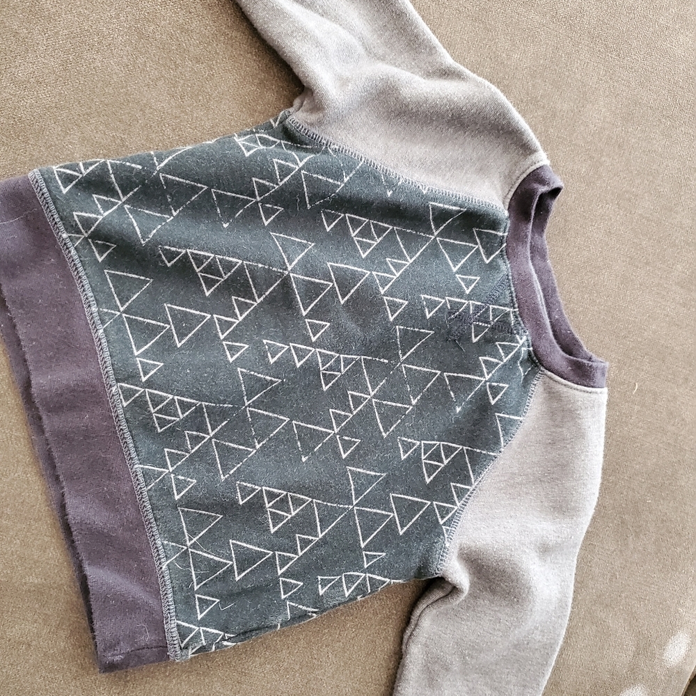 Cat & Jack crew neck toddler boy sweater geo desig